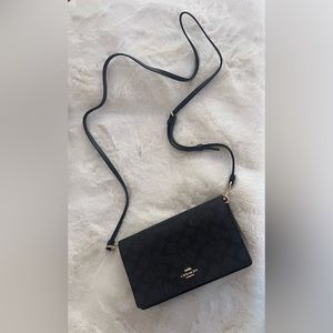 VINTAGE COACH NAVY BLUE SIGNATURE CLUTCH CROSS BODY